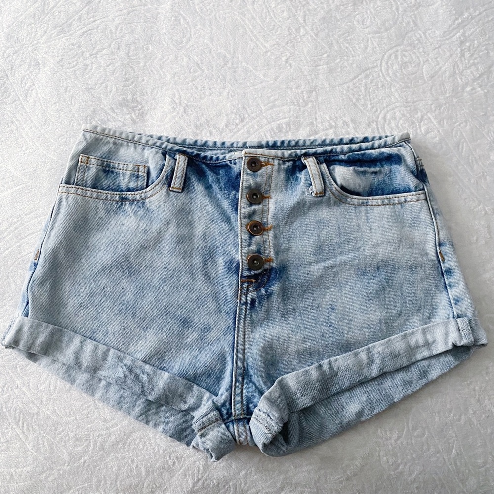 Acid Wash Rolled Hem Jean Shorts